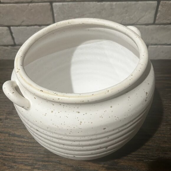 NWT Ivory Farmhouse Style Pottery Textured Rustic Planter Utensil Holder - Picture 8 of 10